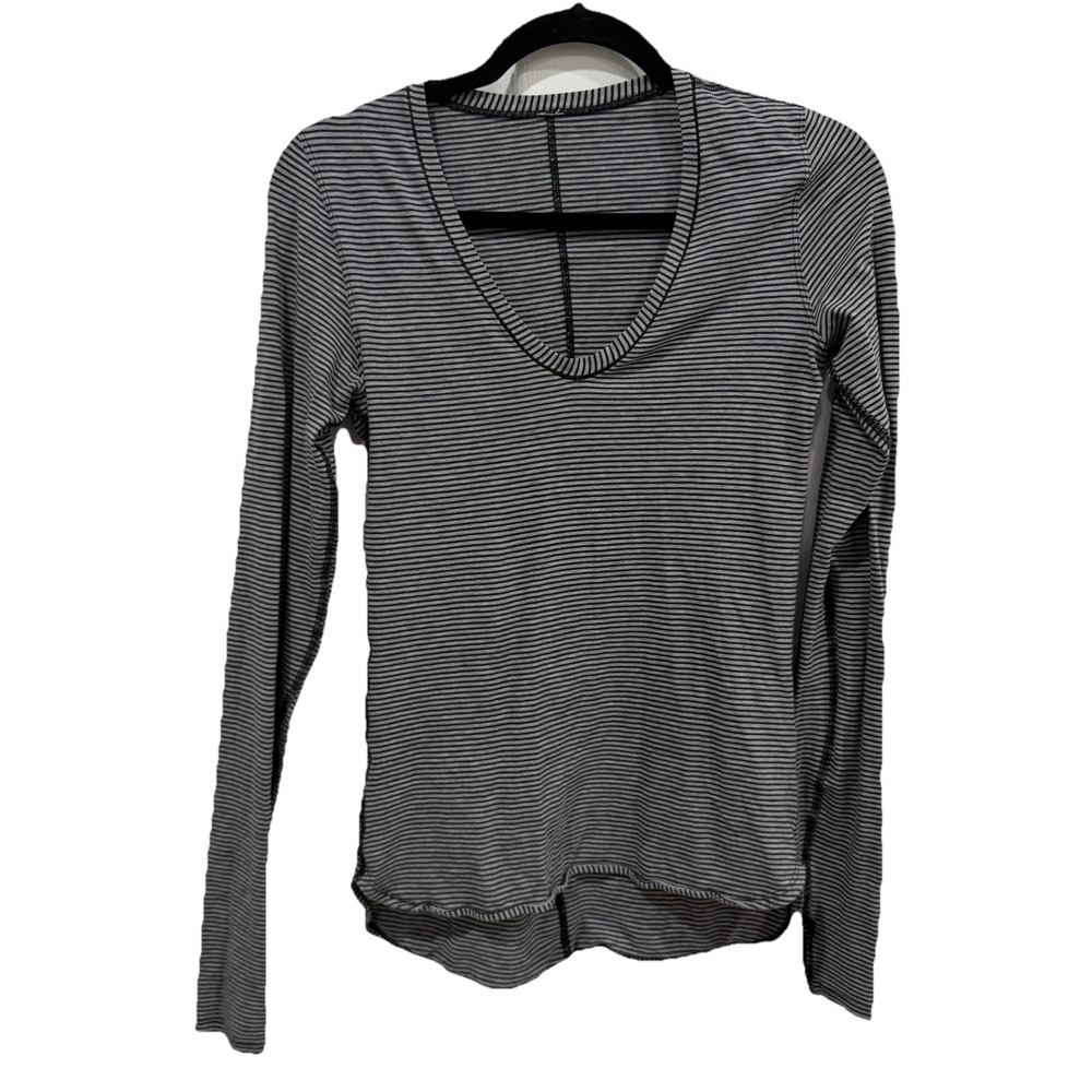Lululemon Circadian Long Sleeve Shirt Stripe Thumbholes Black Grey 6 Women VNeck